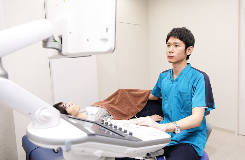超音波検査士が腹部エコーを担当